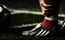 ảnh chụp màn hình adidas đá bóng