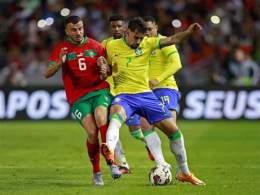 ảnh chụp màn hình bóng đá brazil và maroc