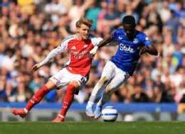 ảnh chụp màn hình bóng đá ngoại hạng anh arsenal