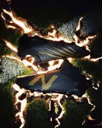 ảnh chụp màn hình giày bóng đá new balance