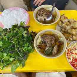 bún chả bóng đá