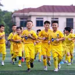 độ tuổi tuyển sinh bóng đá