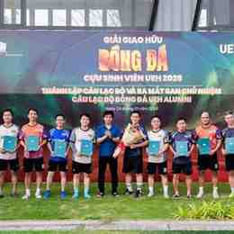 giao hữu câu lạc bộ bóng đá nữ