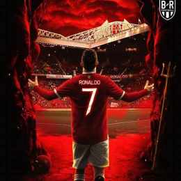 hình ronaldo đá bóng
