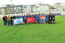 tính năng nổi bật câu lạc bộ bóng đá beyoğlu yeni çarşı