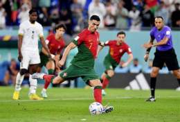 tính năng nổi bật đá bóng ronaldo
