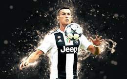 tính năng nổi bật hình ronaldo đá bóng