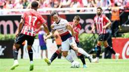tính năng nổi bật người chơi câu lạc bộ bóng đá chivas guadalajara